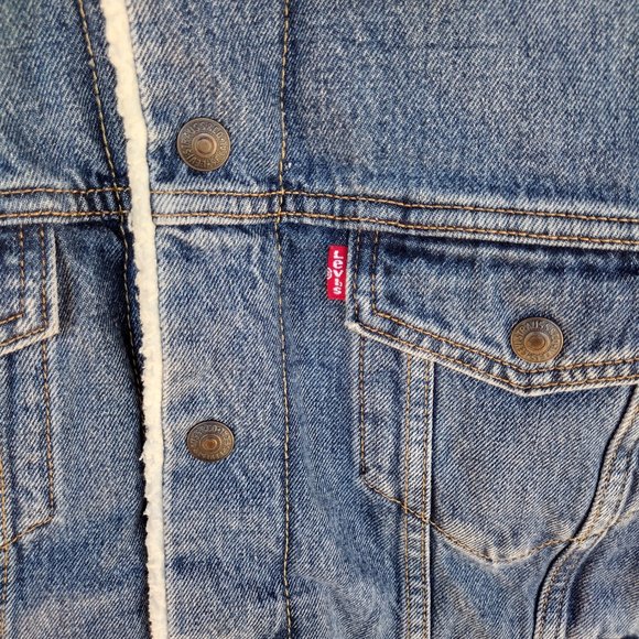 🌎Levi's || Vintage Fit Sherpa Lined Trucker Jacket - Picture 3 of 14